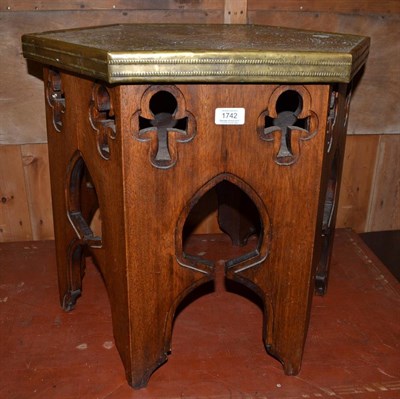 Lot 1742 - Arts & Crafts folding table