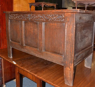 Lot 1746 - Oak coffer