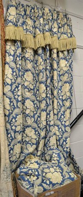 Lot 1798 - Two pairs of floral blue and white curtains and four tiebacks