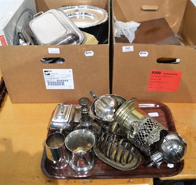 Lot 645 - * A quantity of silver plate including sauce boats, serving dish, ornamental items, plate ware etc