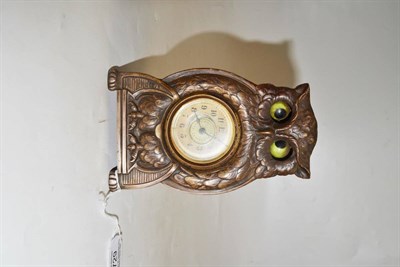 Lot 729 - An early 20th century novelty mantel clock in the form of an owl