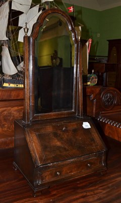 Lot 1293 - An 18th century walnut toilet mirror