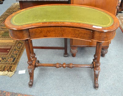 Lot 1294 - Victorian walnut kidney shaped table