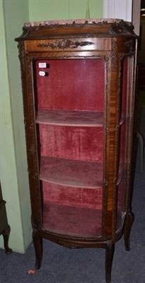 Lot 1393 - Early 20th century French mahogany vitrine with marble top