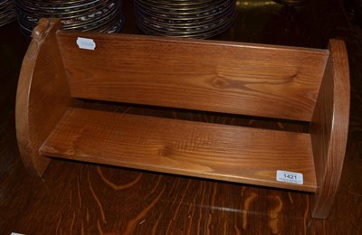 Lot 1421 - * Beaverman oak book trough, 48cm wide