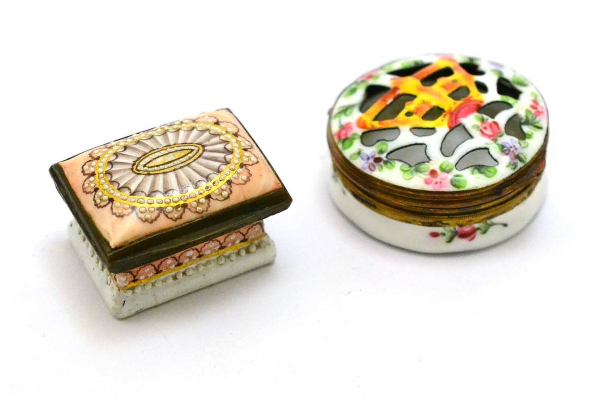 Lot 337 - A Bilston enamel patch box and a Continental example