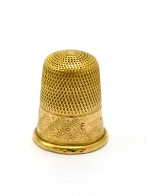 Lot 339 - 9ct gold thimble, hallmarks rubbed