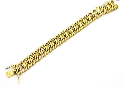 Lot 354 - A 9ct gold link bracelet, length 18cm