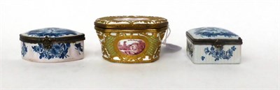 Lot 113 - * A gilt metal mounted faience snuff box with purple monochrome landscapes, 8cm; and two delft...