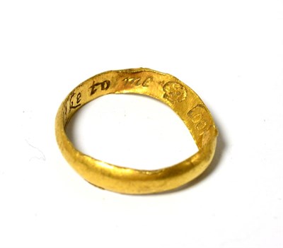 Lot 284 - A posy ring engraved with 'Like to me cooke to be' with a skull motif (a.f.)