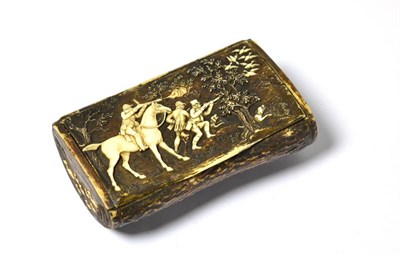 Lot 558 - ^ A carved hinged snuff box with shooting scene