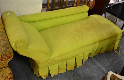 Lot 1566 - ^ A Victorian chaise longue on turned legs (in need of recovering)