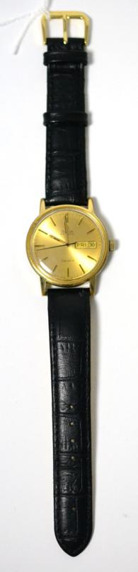 Lot 43 - A gold plated automatic calendar wristwatch, signed Omega, Geneve, circa 1975, lever movement, gilt