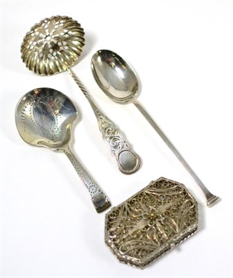 Lot 69 - A silver caddy spoon, a sifter spoon, teaspoon and fancy hinged box (4)