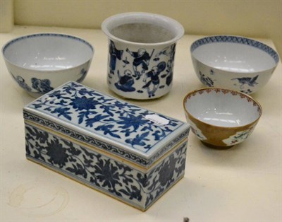 Lot 224 - An 18th Chinese porcelain toothbrush box and cover, painted in underglaze blue with lotus,...
