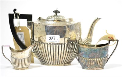 Lot 381 - ^A silver teapot and cream jug, together with a similar plated sugar bowl
