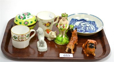 Lot 653 - A small group of 19th century and later ceramics including Derby coffee cans, Royal Doulton figures