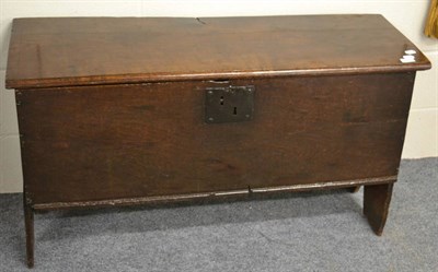 Lot 1511 - A 17th century oak six plank coffer